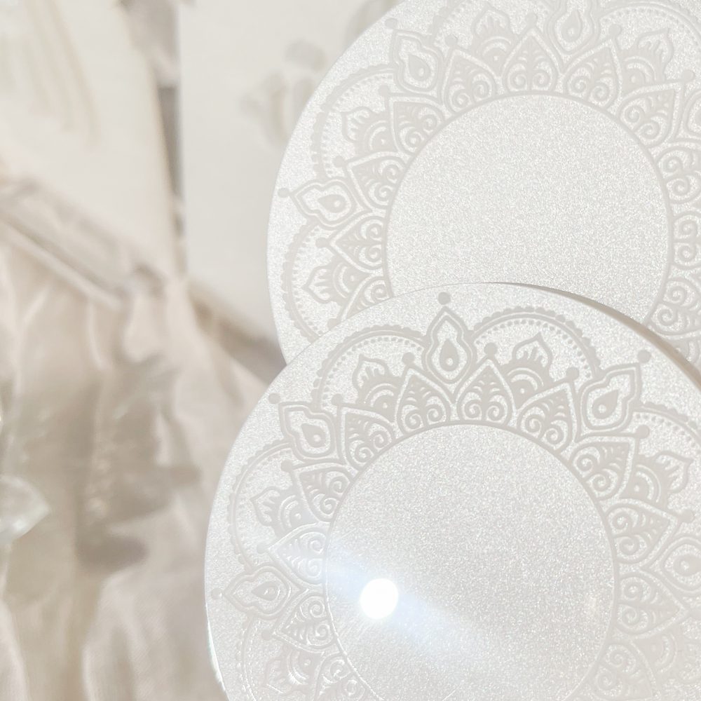 Dessous de verre à thé blanc perlé - motif henné (x2) – Image 2